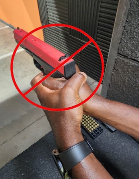 No Good Grip – common beginner mistake corrected in class